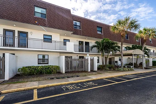 180 Paradise Blvd Photo 1