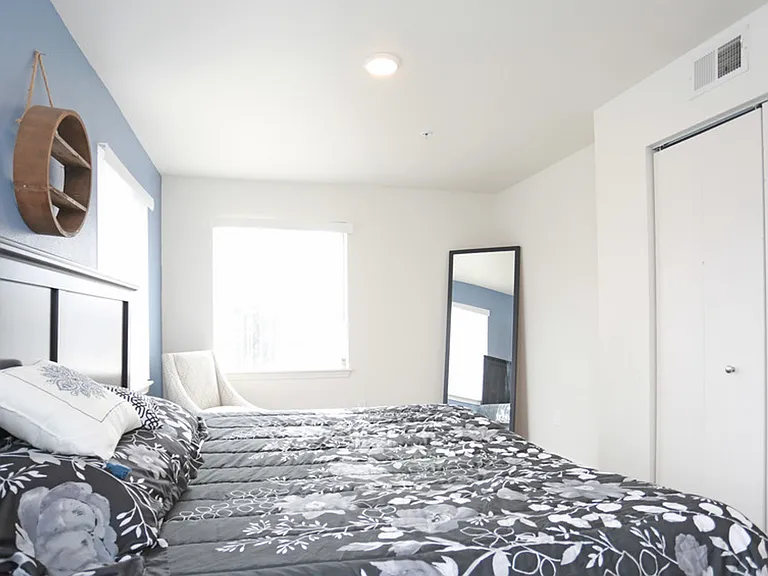 Atrium Suites - 2 BR/2 BA & 3 BR/3 BA — Photo 32