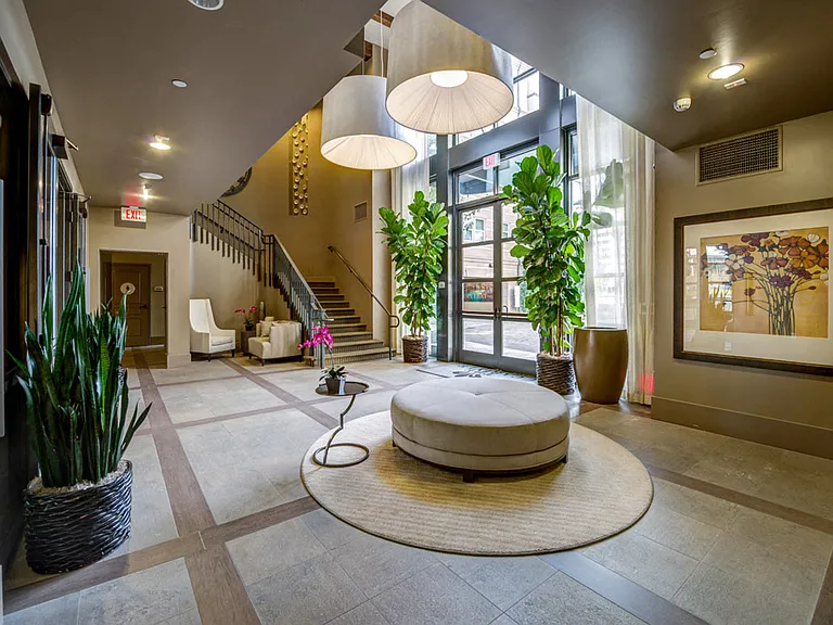 The Carlyle — Photo 11