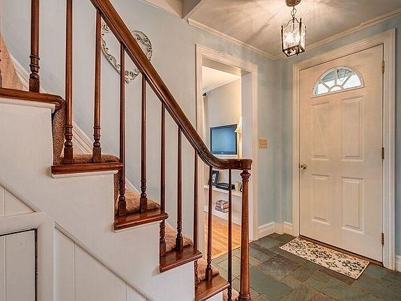 2nd image of 3 Ledyard Ave