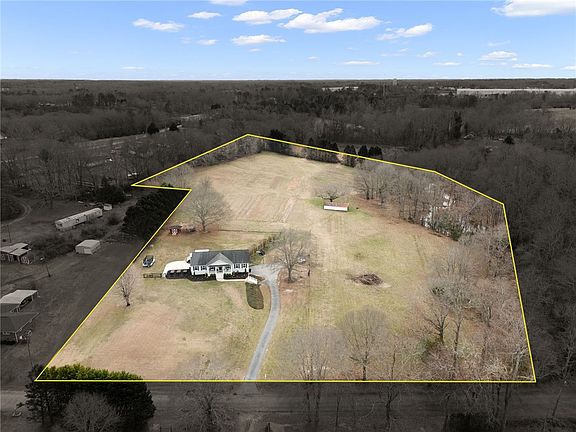 2nd image of 200 Poore Rd