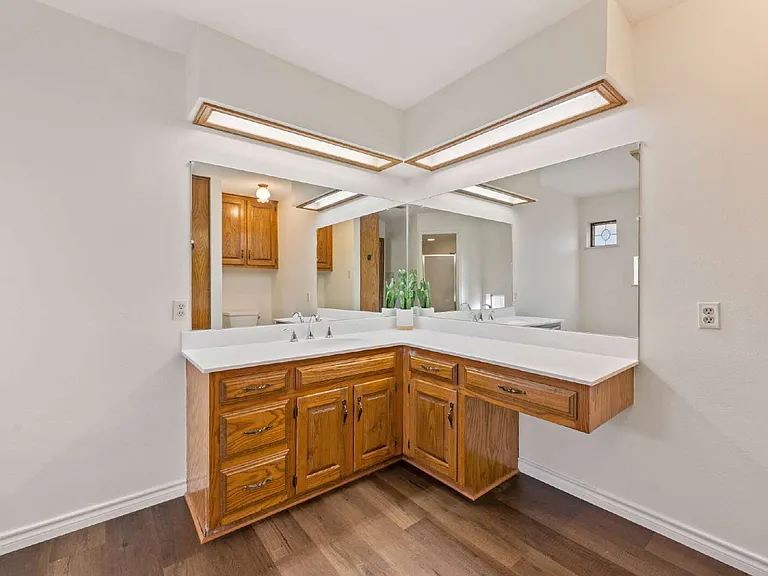 507 Crestview Dr — Photo 19
