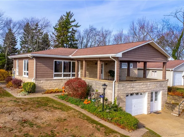 54897 Lawvers Dr, Bridgeport, OH 43912