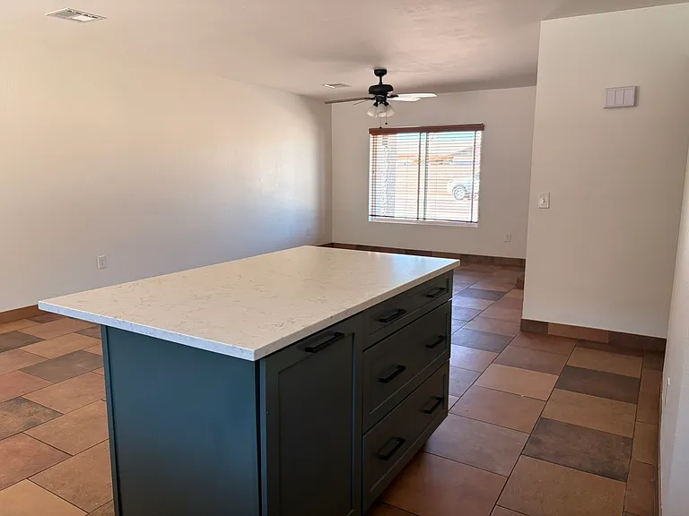 1131 W Santa Cruz Dr — Photo 5
