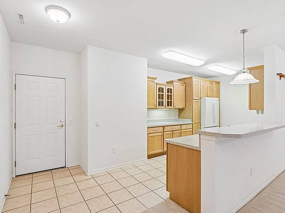 3rd image of 69 Cherokee Cir Unit 103