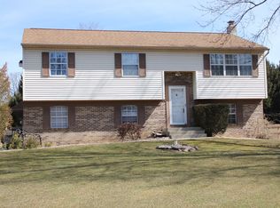 5903 Newside Rd, Schnecksville, PA 18078