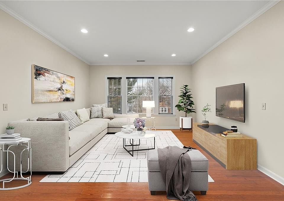 1st image of 600 N Broadway #3C