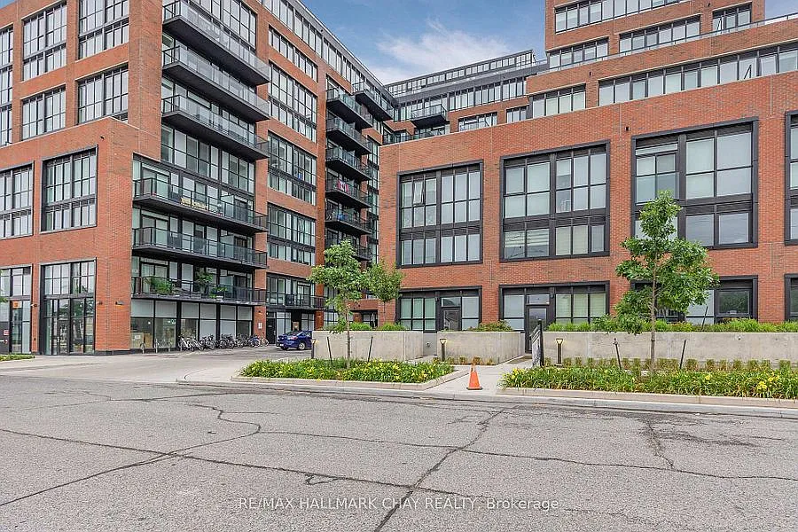 2300 St Clair (The Stockyards Residences) — Photo 2