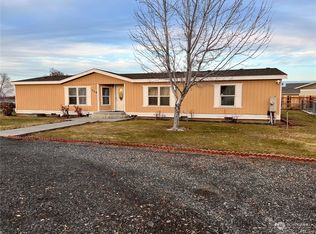 734 Lakeside Way SW, Mattawa, WA 99349