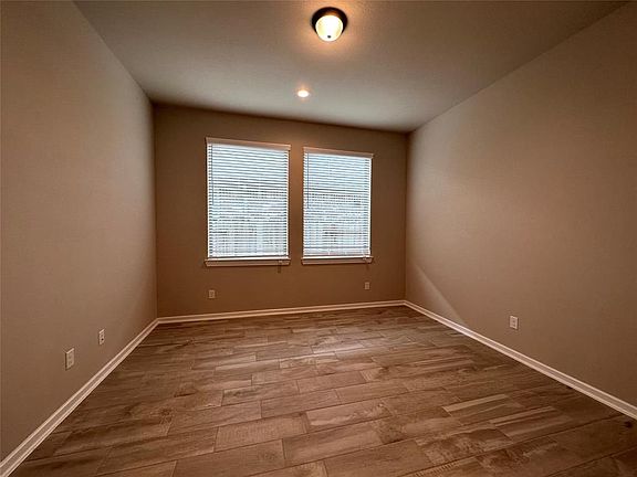 5th image of 21130 Yellow Bay Dr
