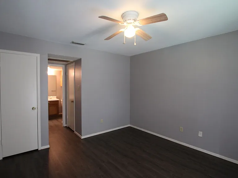 Heritage West Apartments — Photo 54