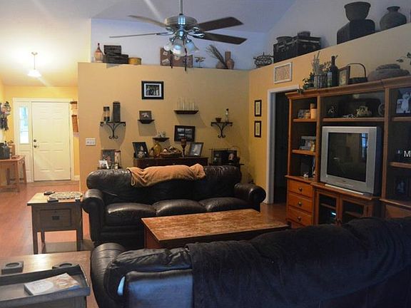 3rd image of 13119 Maudie Ln