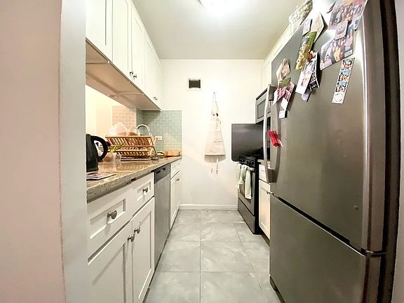 4th image of 30 W 61st St APT 10F