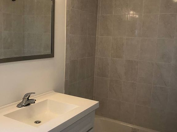 3rd image of 14 Abbey Ct Floor 2-3
