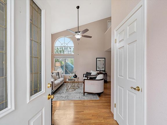 3rd image of 615 San Gabriel Ave