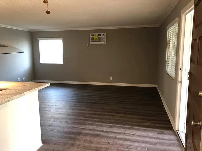 11051 Bloomfield St #D — Photo 21