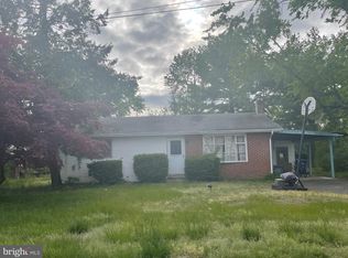 8 Goodyear Ln, Burlington, NJ 08016