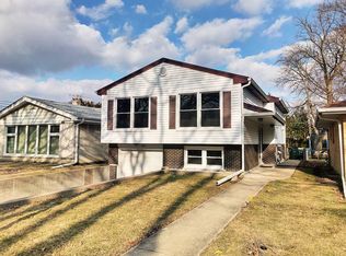 1037 N Dee Rd, Park Ridge, IL 60068