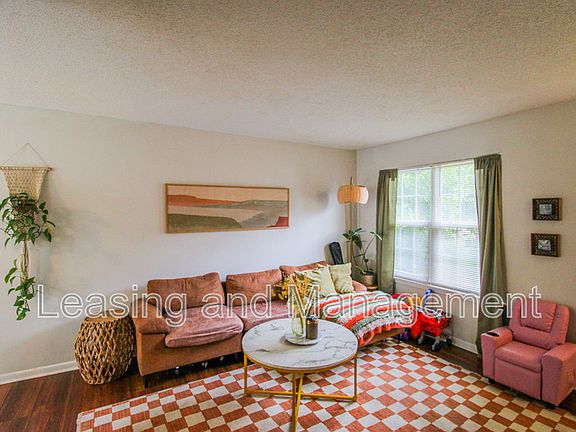 3rd image of 1423 Ashley River Rd APT 1D