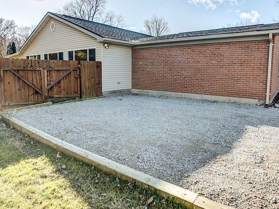 3rd image of 4031 Poston Dr
