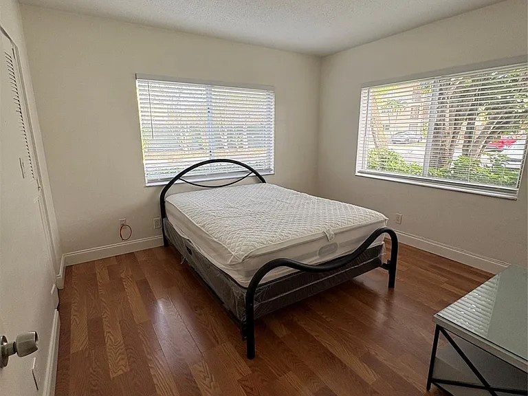101 SE 6th Ave #2 — Photo 8