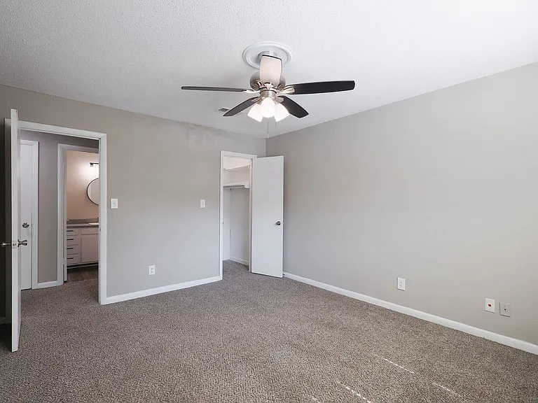 Hampton Hall | Comfort, Convenience, & Community All In One — Photo 397
