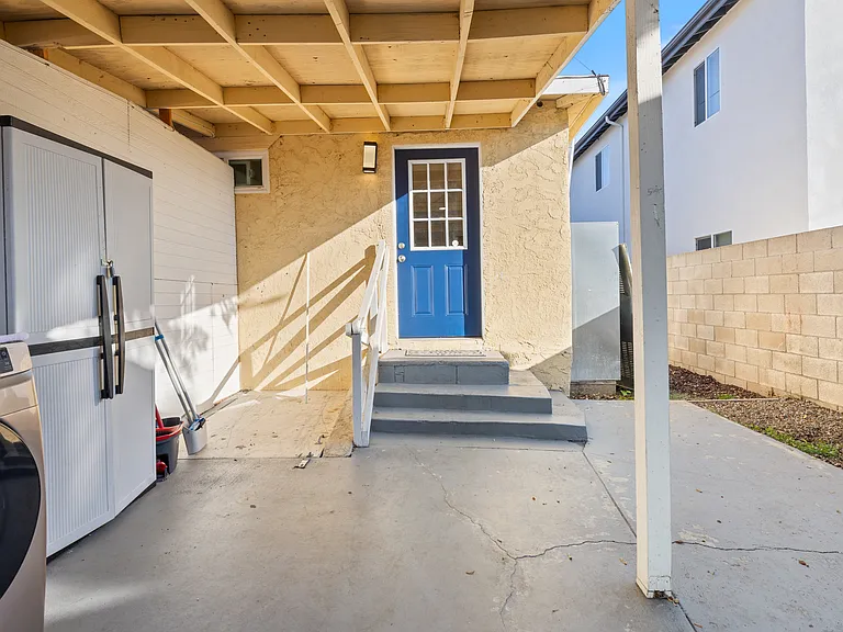 225 S Main St — Photo 37