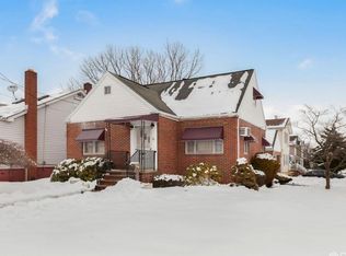 55 Lake View Blvd, Edison, NJ 08817