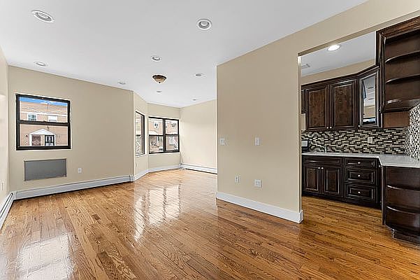 1st image of 373 Saratoga Ave APT 2