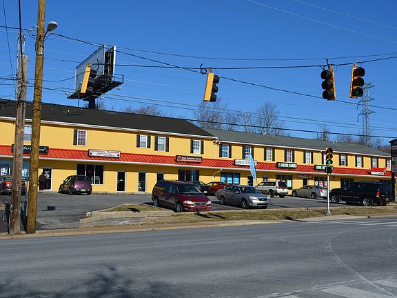 Front of property (apartments 2nd floor with Rear Access)