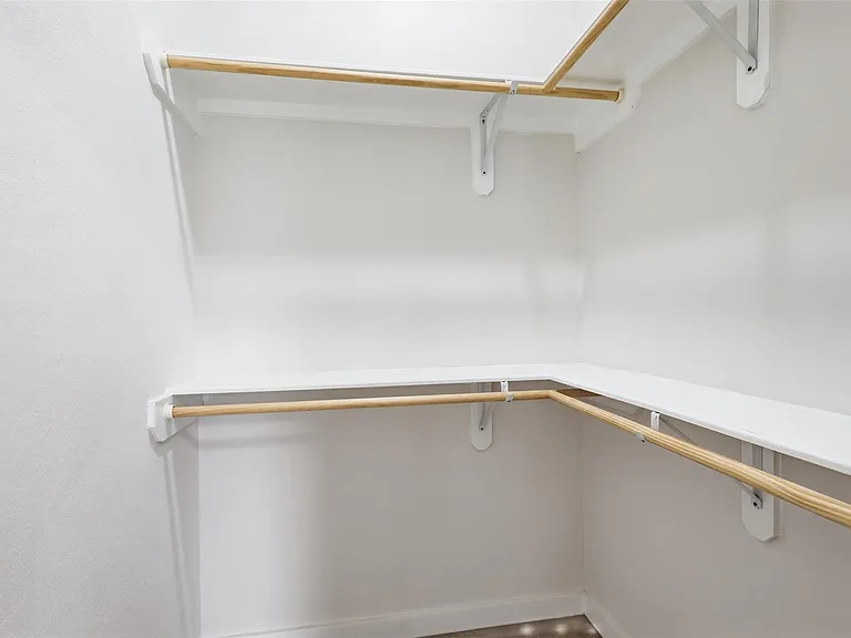 405 Clearwater St #A — Photo 17
