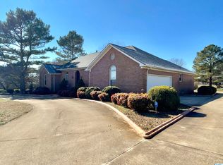 572 Patterson Ln NW, Meridianville, AL 35759