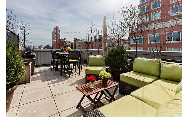 Sold by Douglas Elliman | media 22