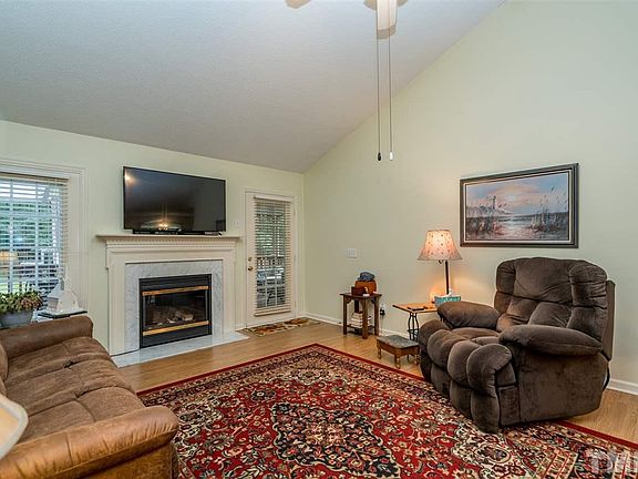 4th image of 73 Athol Ct