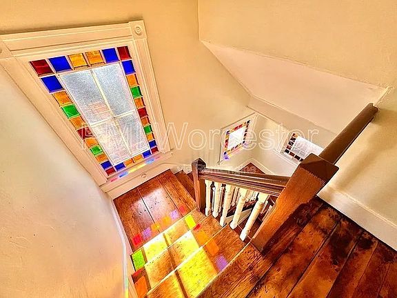 5th image of 28 Wayne St