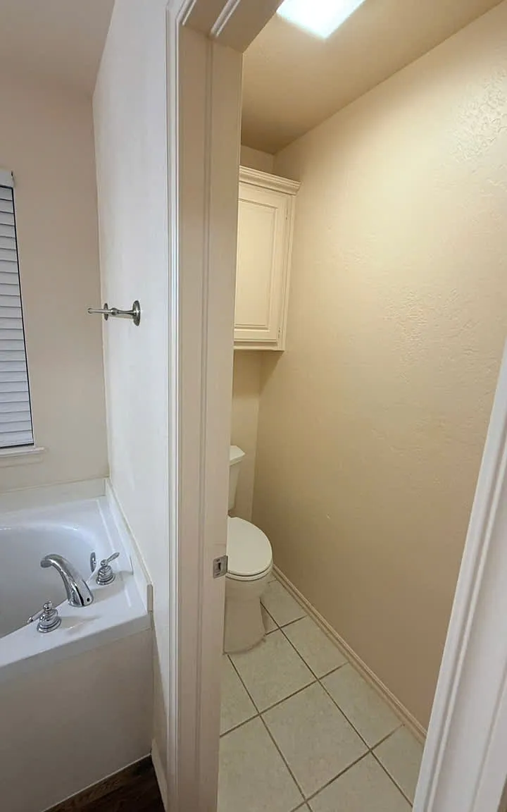 5 bed, 2083 sqft, $2,300 — Photo 1
