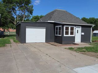 1223 East Ave, Holdrege, NE 68949