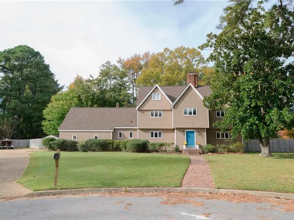 4 Emory Pl, Poquoson, VA 23662