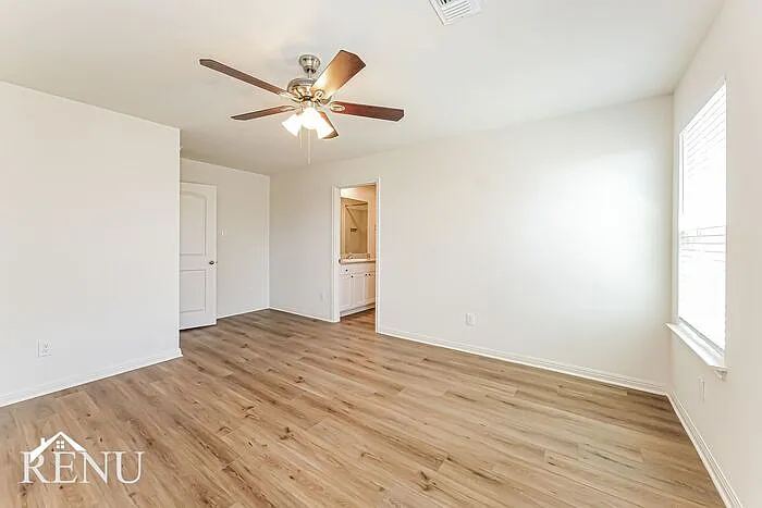 305 Silvercrest Ln — Photo 11