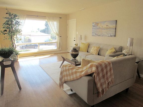 Living room w/ Views