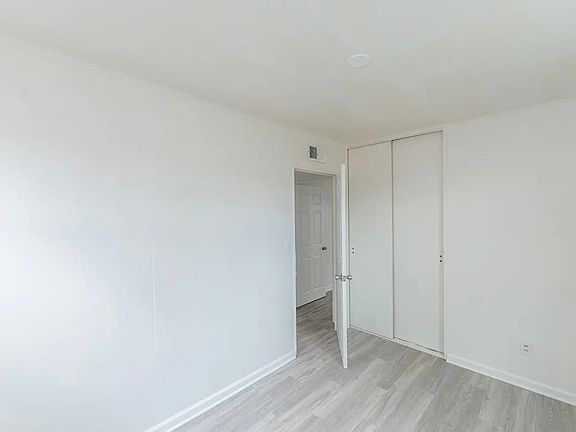 3rd image of 11806 Arden Ave
