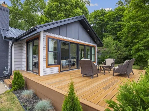 24112 N Shore Dr, Edwardsburg, MI 49112