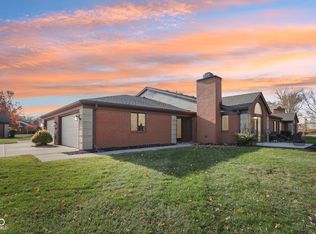 9364 Oak Run East Dr, Indianapolis, IN 46260