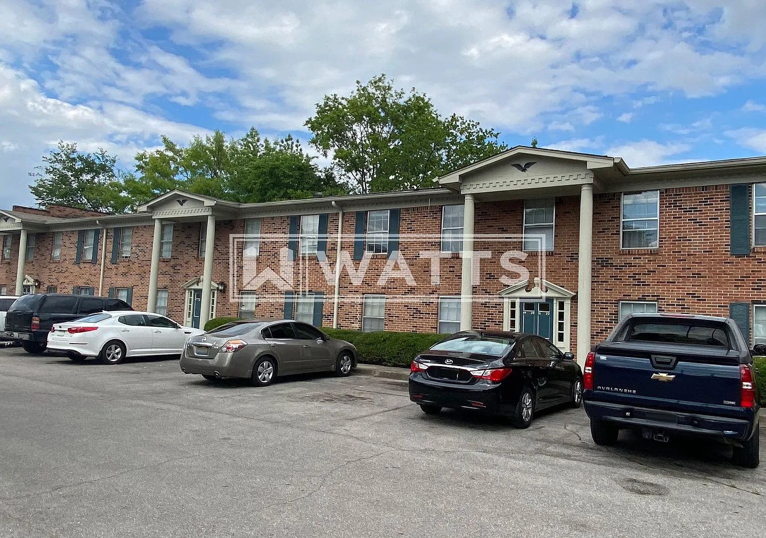 Club View Apartments — Photo 1