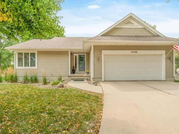 4706 Leslee Ln, Waterloo, IA 50701