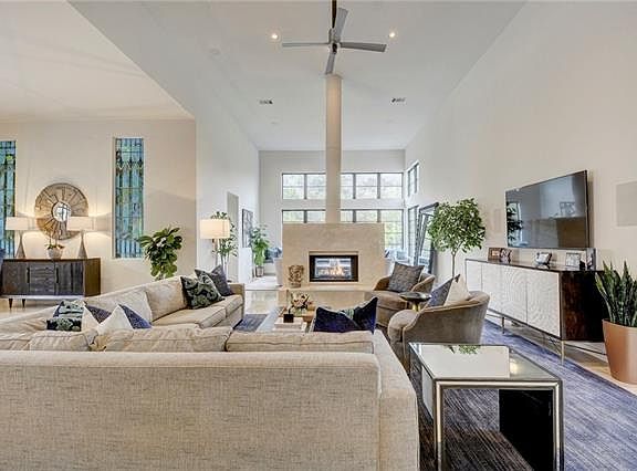 2nd image of 366 Cortona Dr