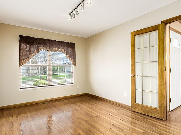 5th image of 7453 Pharoah Dr