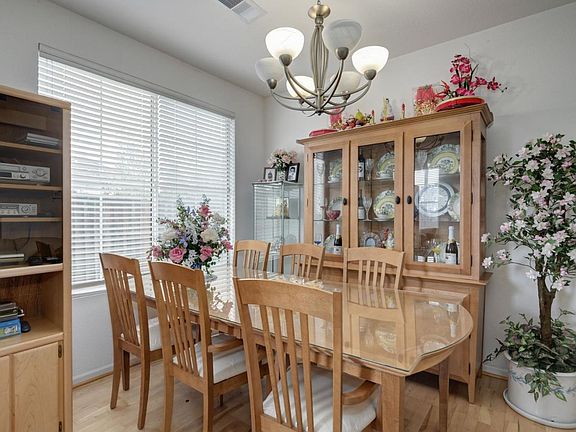 5th image of 3453 Glenprosen Ct