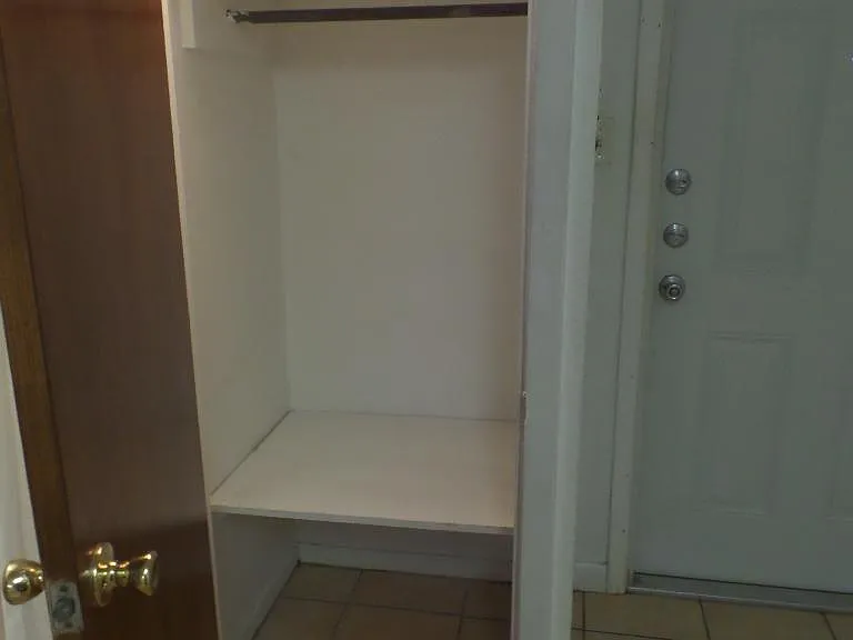 727 W Avenue D #21 — Photo 3