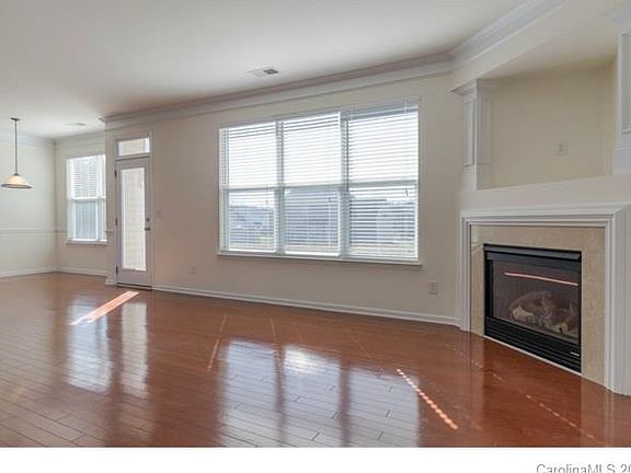 3rd image of 13707 Fairplains Ct